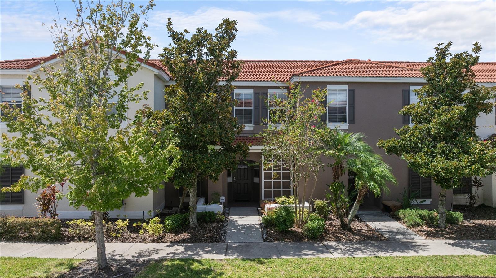 This GREAT 3 bedroom 3 bath townhome is 9 Miles From Disney and 30 minutes to the MCO airport. The townhouse has been decorated in Disney style. First Floor: features a spacious open living room two sofas, flat-screen TV, a fully equipped kitchen with all stainless appliances (2023), New A/C (2022), flattened granite counter tops (2021) and lots of natural light!.
This townhouse is in a magical vacation community! FULLY FURNISHED AND EQUIPPED !!!!! With 24-hour security. this community offers incredible amenities like a pool, water park, and game room. It's the perfect place for both short- and long-term rentals. If you are looking to invest or are willing to live a resort lifestyle, this is the right home for you. This particular home offers a comfortable, well-lit space, ideal for enjoying with family or friends. Most importantly, you can increase your investment portfolio by renting it out on Airbnb, allowing you to generate additional income.