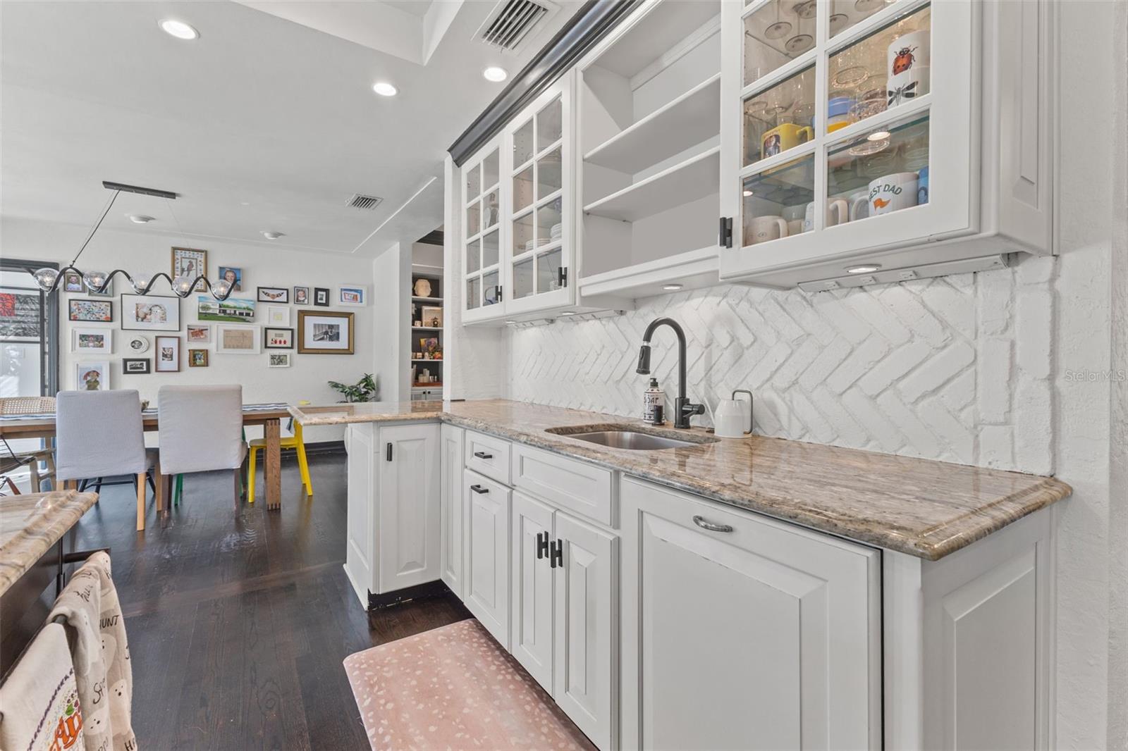 MONTICELLO PARK - Residential