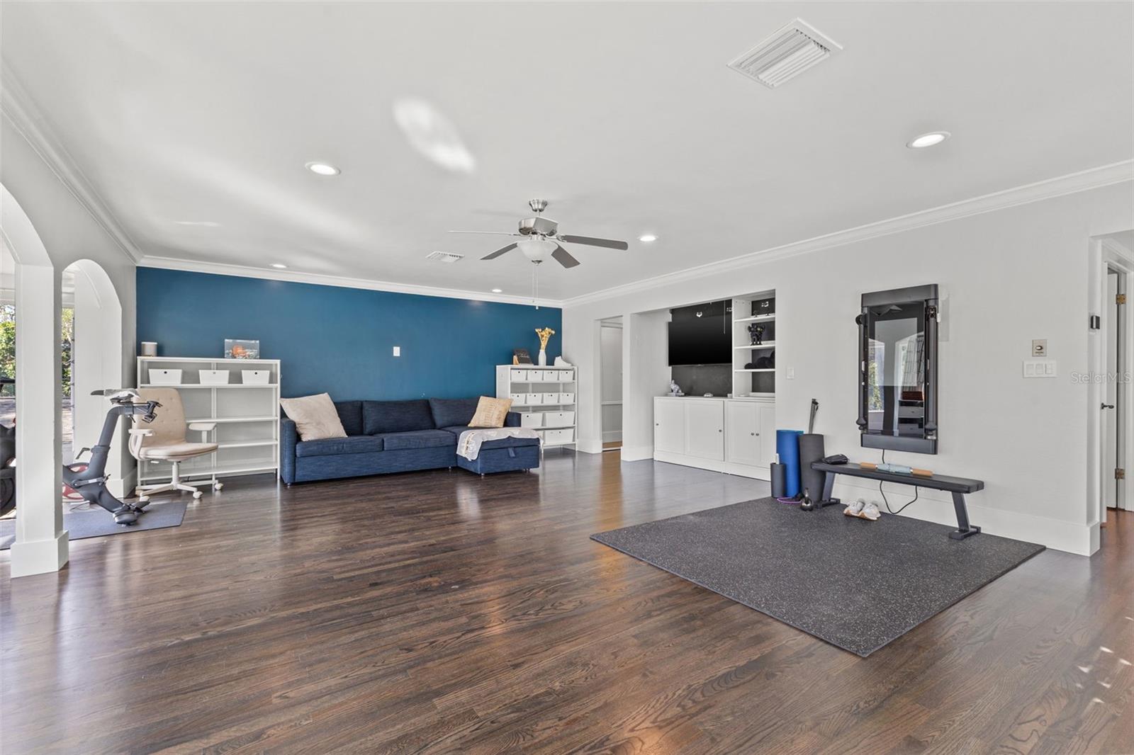 MONTICELLO PARK - Residential