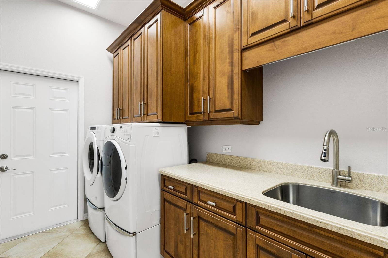 LAUREL OAK ESTATES SEC 01 - Residential