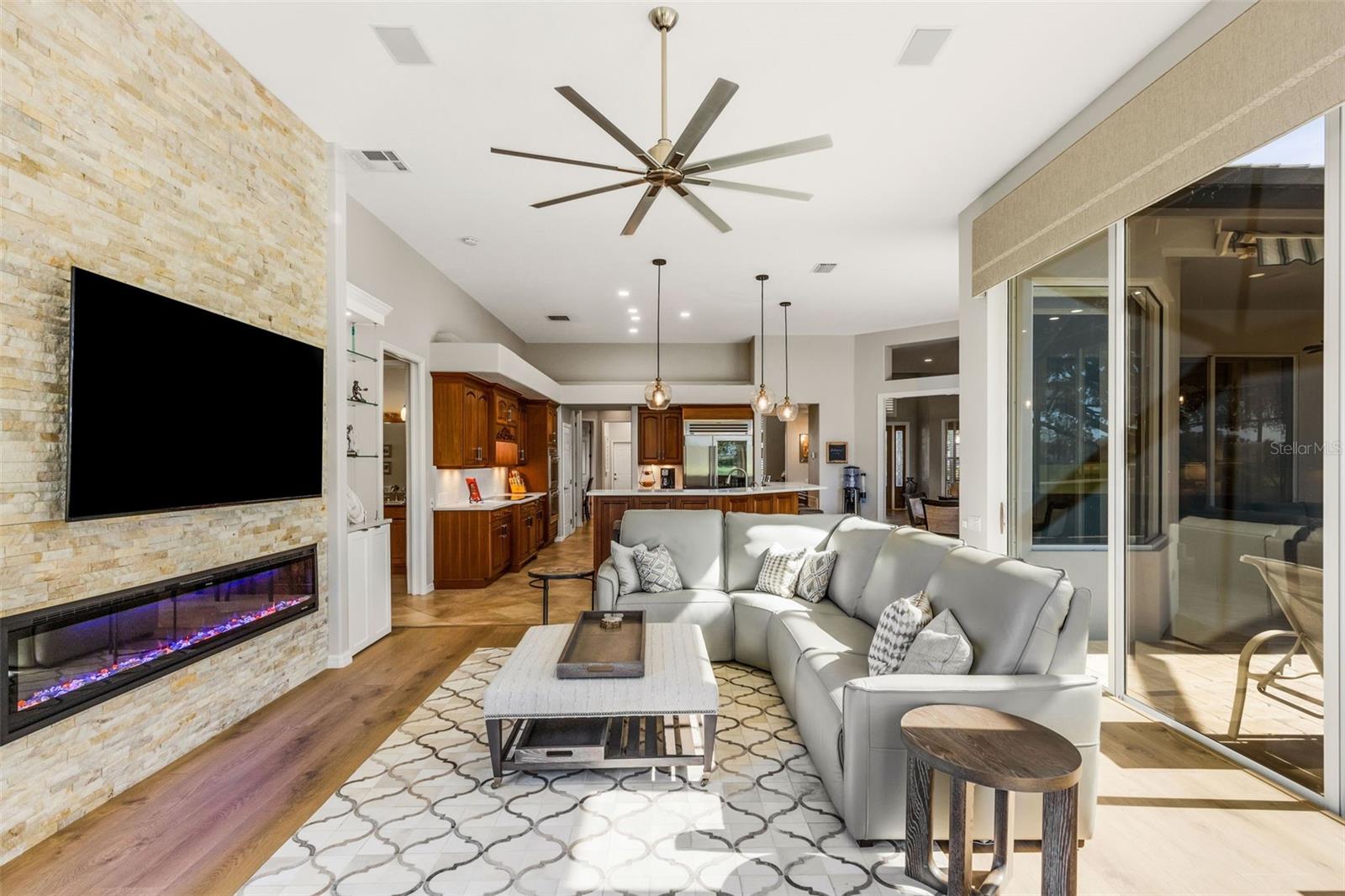 LAUREL OAK ESTATES SEC 01 - Residential