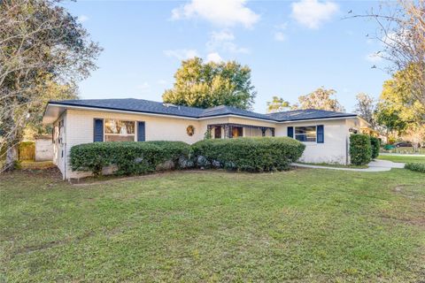 A home in EUSTIS