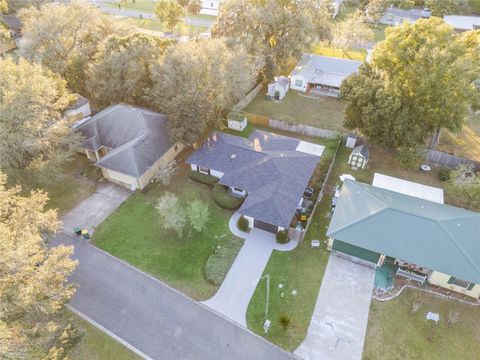 A home in EUSTIS