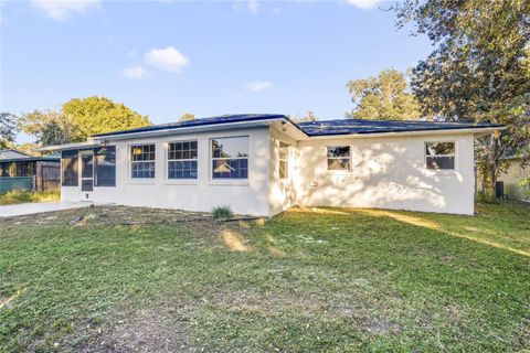 A home in EUSTIS