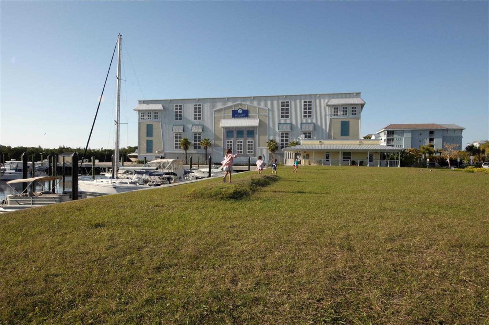 MARINA WALK ON ONE PARTICULAR HARBOUR - Residential