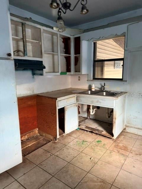 1607 CENTER STREET