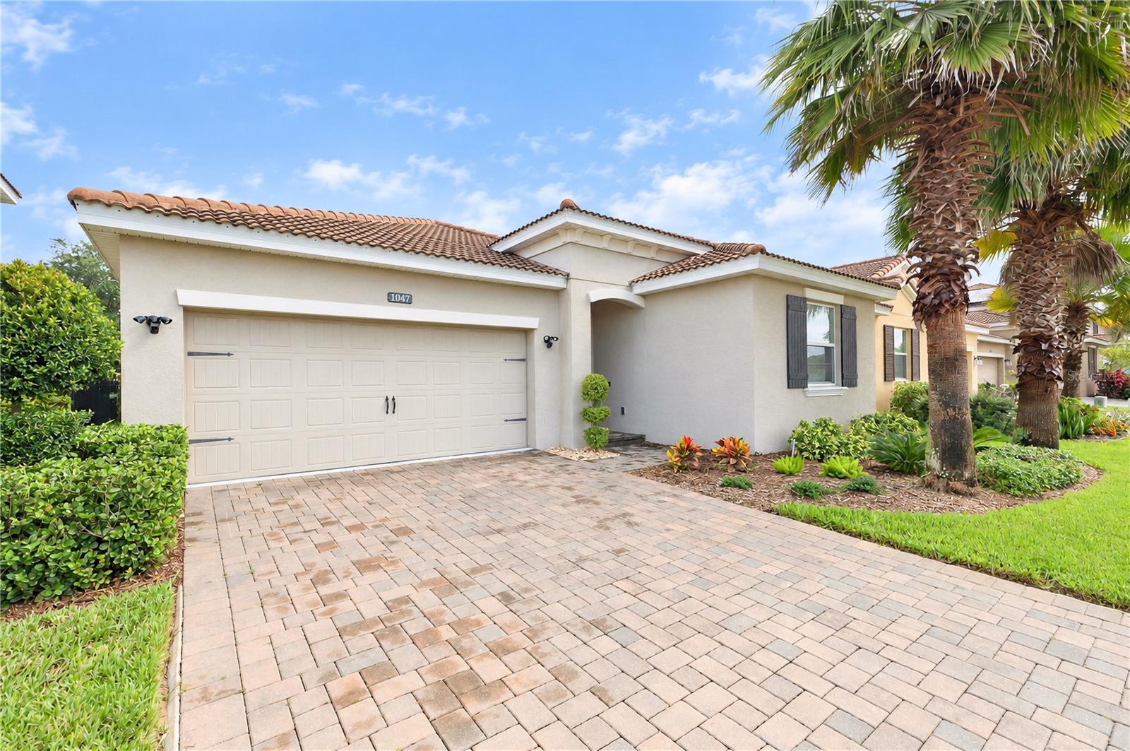1047 OAK BLUFF DRIVE