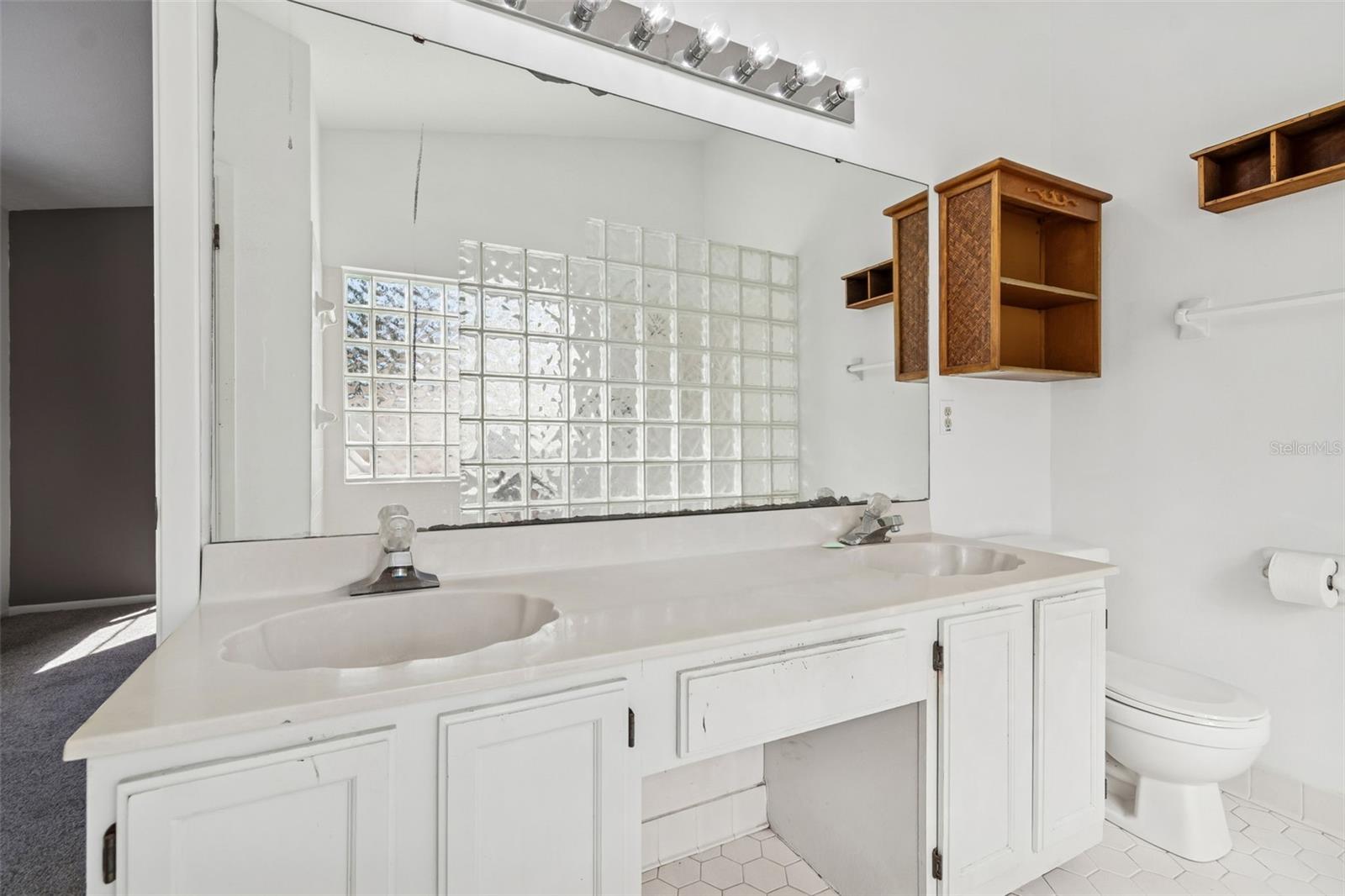 BRANDON LAKEWOOD ESTATES ADD - Residential