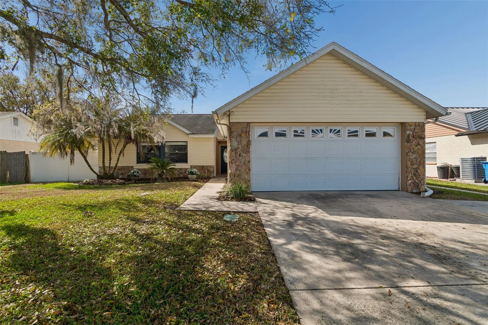 BRANDON LAKEWOOD ESTATES ADD - Residential