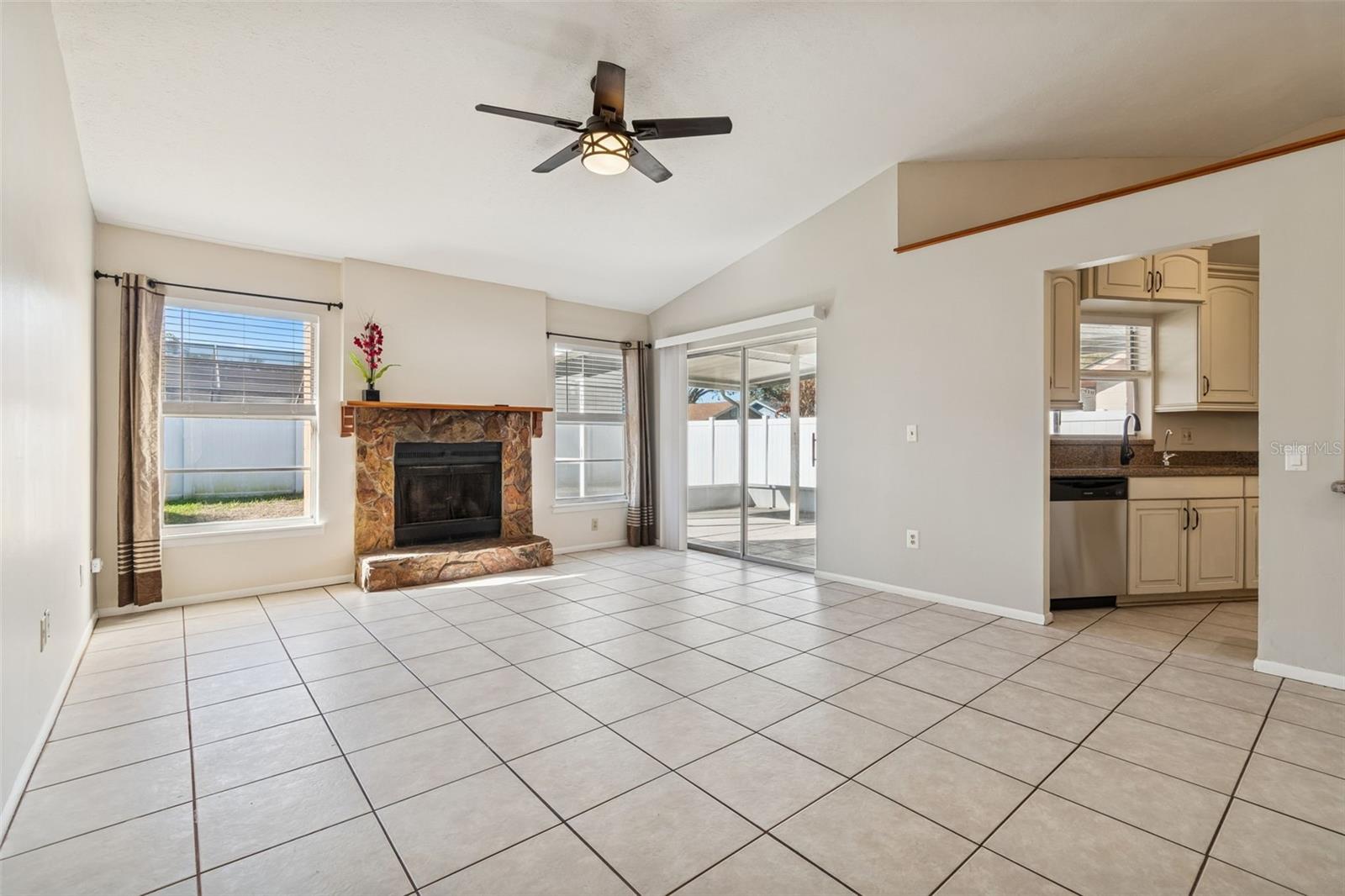 BRANDON LAKEWOOD ESTATES ADD - Residential