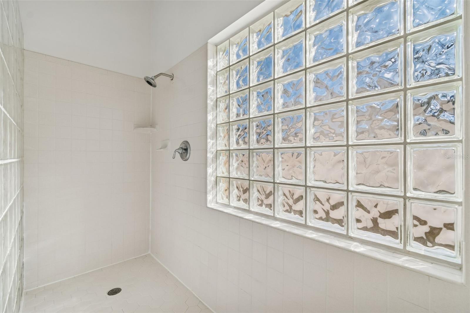 BRANDON LAKEWOOD ESTATES ADD - Residential