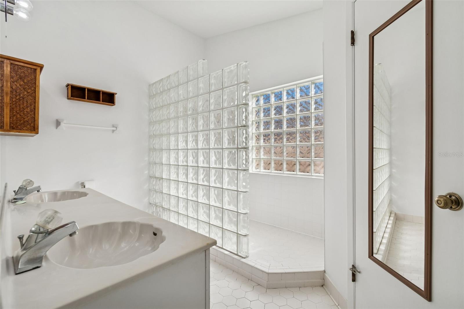 BRANDON LAKEWOOD ESTATES ADD - Residential