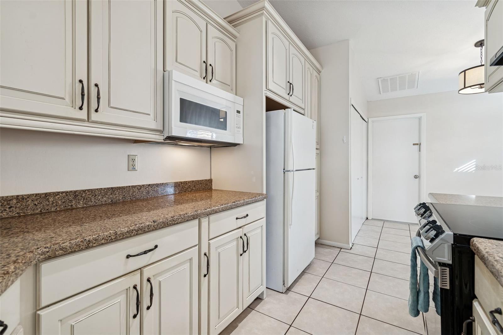 BRANDON LAKEWOOD ESTATES ADD - Residential