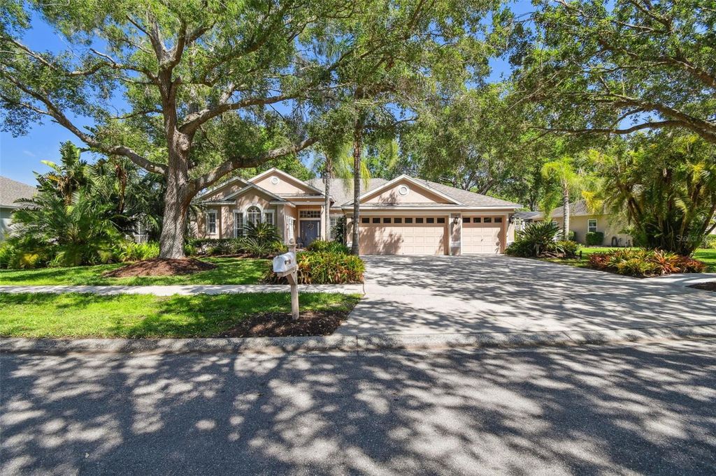 Photo of 12523 Riverglen Drive, Riverview, FL 33569 (MLS # TB8373123)