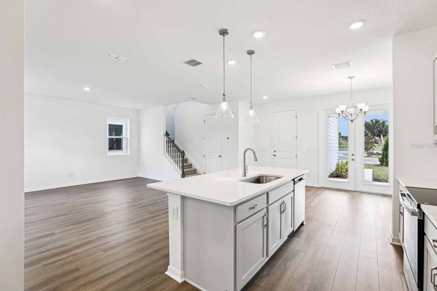 ELLINGTON PLACE - Residential