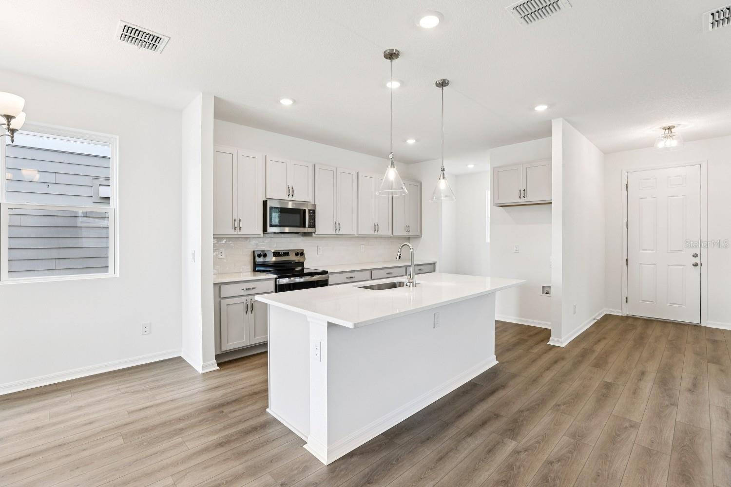 ELLINGTON PLACE - Residential