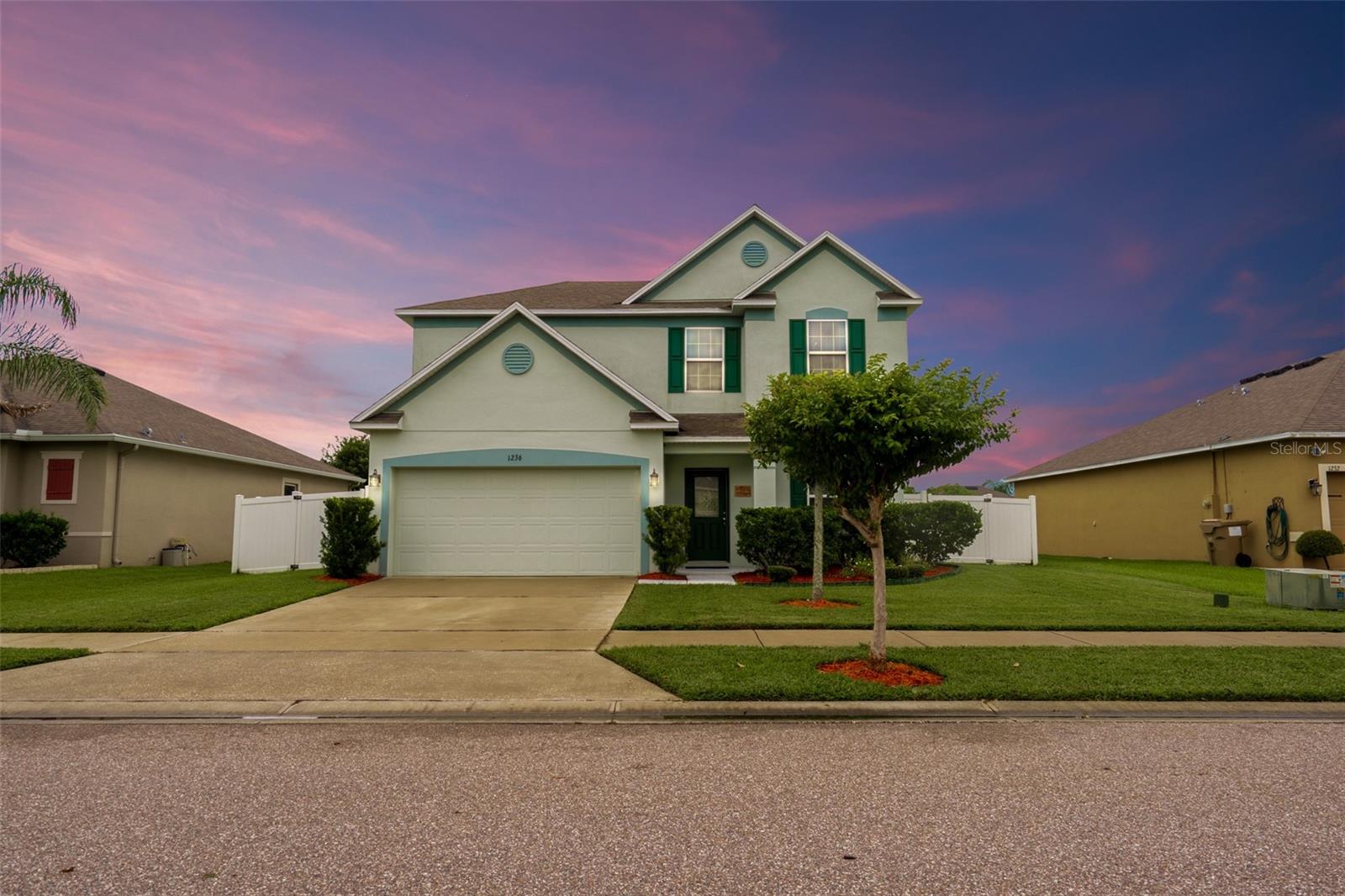 Welcome to 1236 Water Willow Drive in Groveland! This spacious 3 bedroom, 2.5 bath home offers over 2,200 sq. ft. of comfortable living with a modern open floor plan designed for both relaxation and entertaining. The heart of the home features a bright kitchen with granite countertops, stainless steel appliances, an island, and tile flooring that flows into the dining area for easy maintenance. The large living room is perfect for gatherings, while upstairs you’ll find a versatile loft space, ideal for a home office, playroom, or media area. The primary suite is a private retreat with a large walk-in closet and a spa-like bathroom featuring a dual vanity, walk-in shower, and soaking tub. Additional bedrooms are generously sized, and the convenience of an upstairs laundry makes daily living a breeze. Step outside through sliding glass doors to your fenced backyard, ready for relaxing weekends or the outdoor oasis of your dreams. This contemporary home, built in 2017, is set within a welcoming sidewalk-lined community close to schools, shopping, and dining, with easy access to Highway 50 and Clermont.
Don’t miss this opportunity to own a beautifully maintained home in a desirable neighborhood!