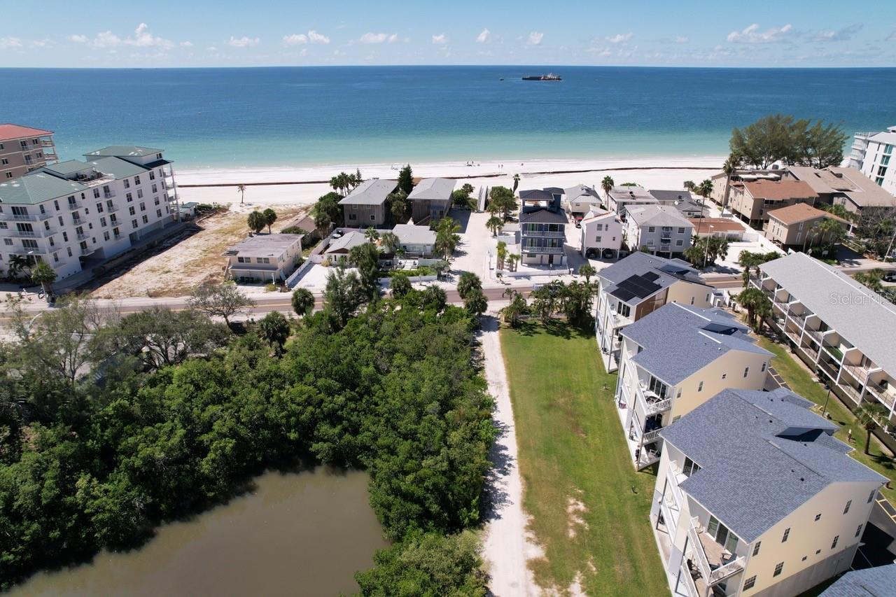 PALM COVE - Residential