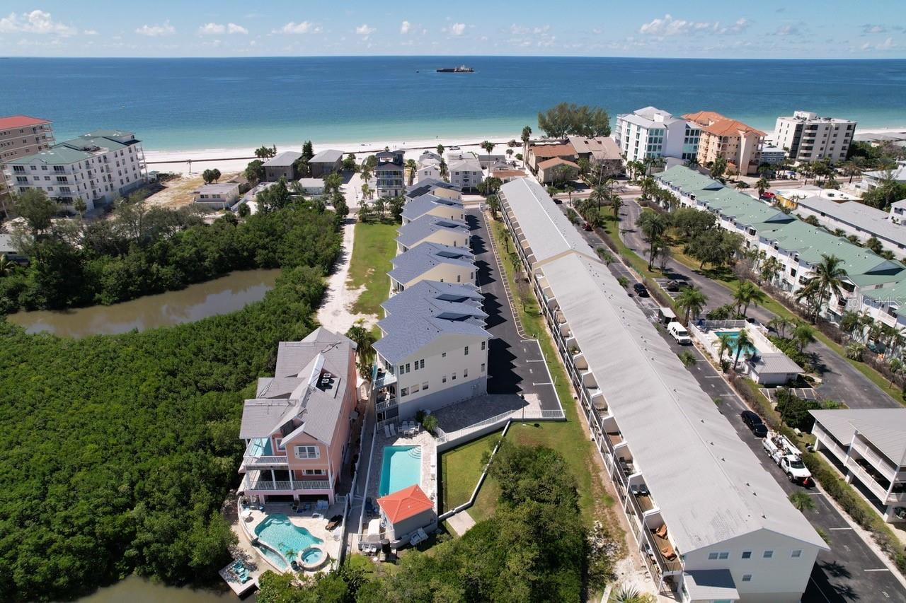 PALM COVE - Residential