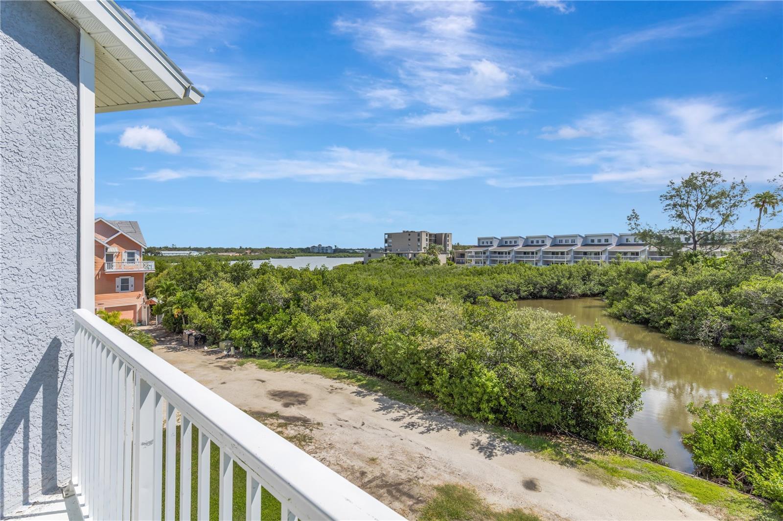 PALM COVE - Residential