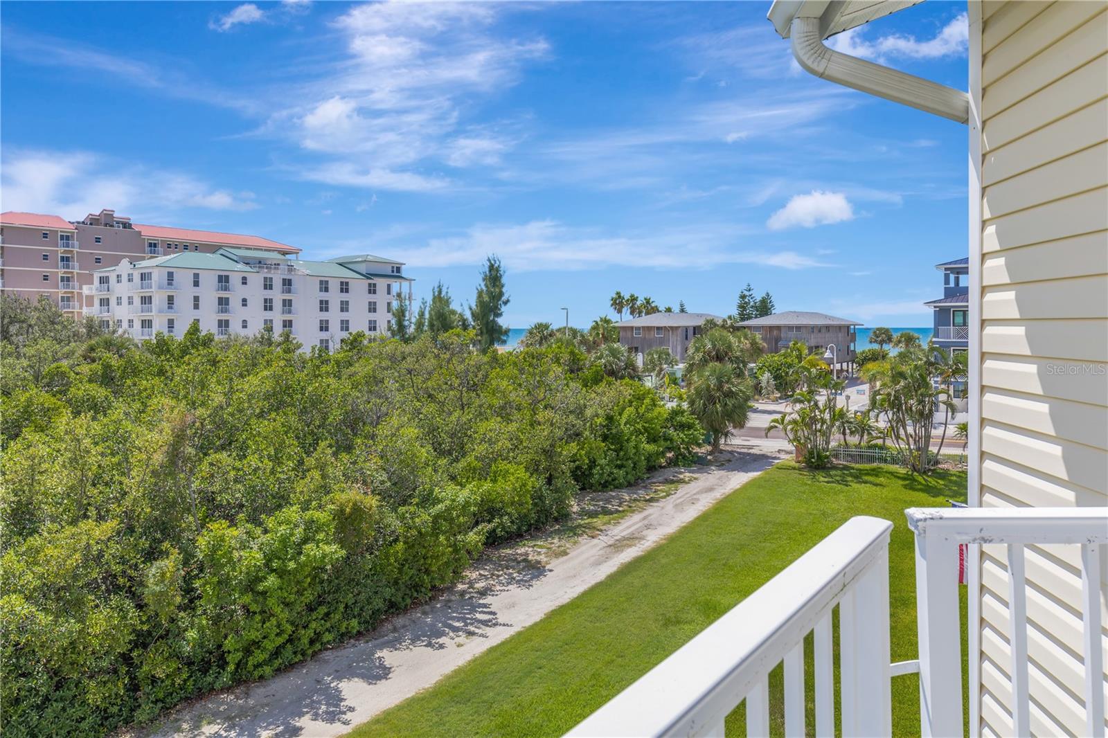 PALM COVE - Residential