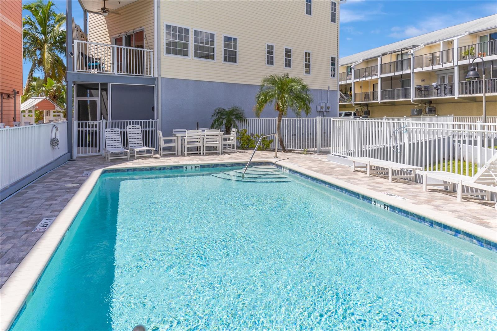 PALM COVE - Residential