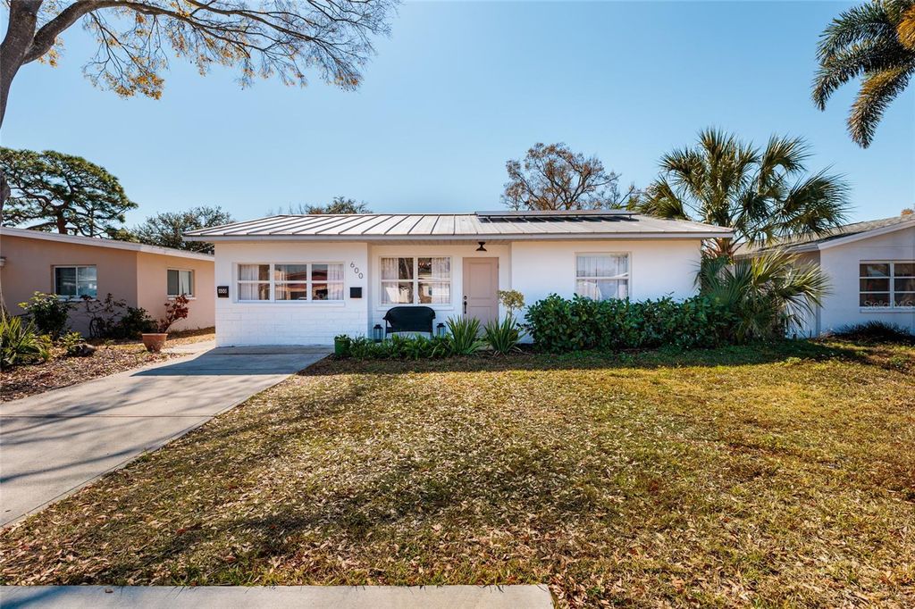 Photo of 600 74th Avenue N, St Petersburg, FL 33702 (MLS # TB8477629)
