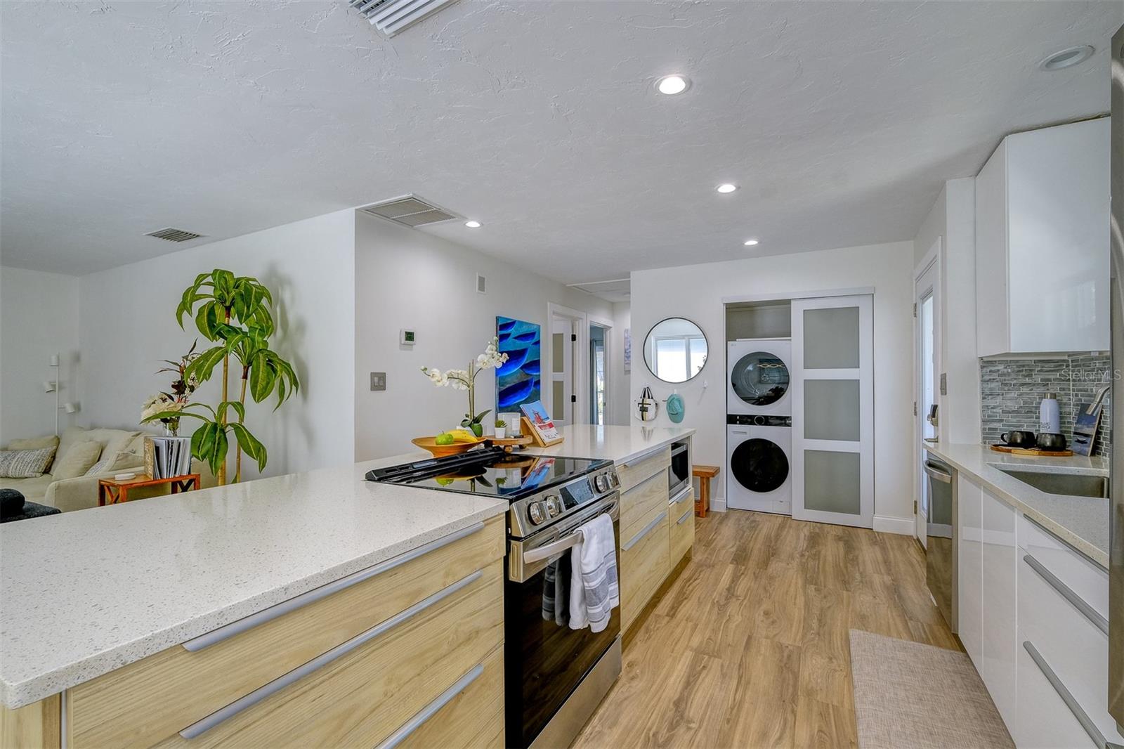 POLYNESIAN GARDENS - Residential