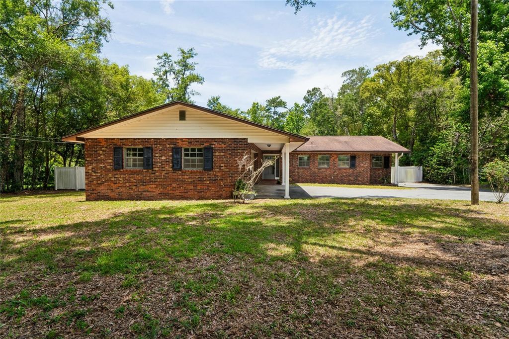 Photo of 1022 S Mildred Avenue, Brooksville, FL 34601 (MLS # W7886656)