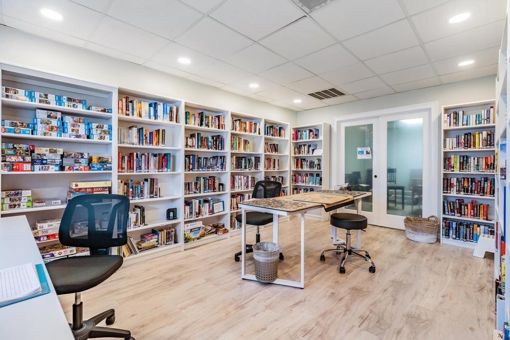 MEDITERRANEAN MANORS - Residential