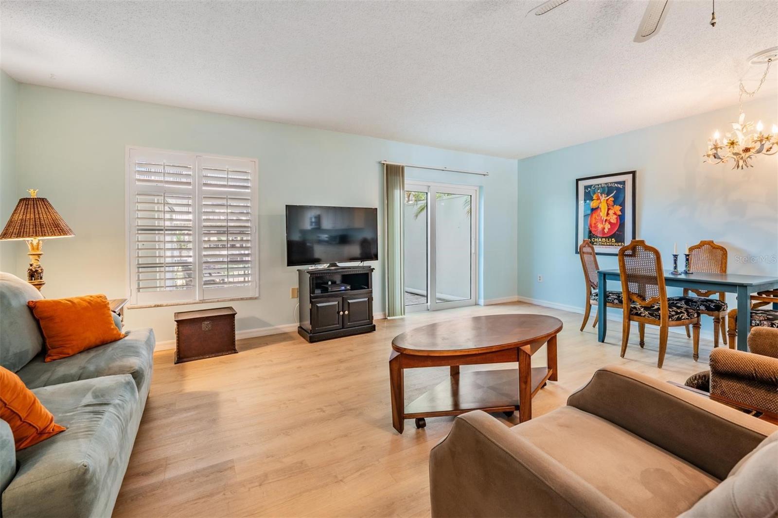 MEDITERRANEAN MANORS - Residential