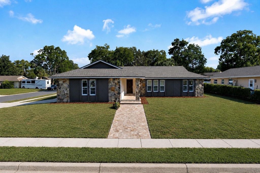 Photo of 2880 Citron Drive, Longwood, FL 32779 (MLS # O6408197)