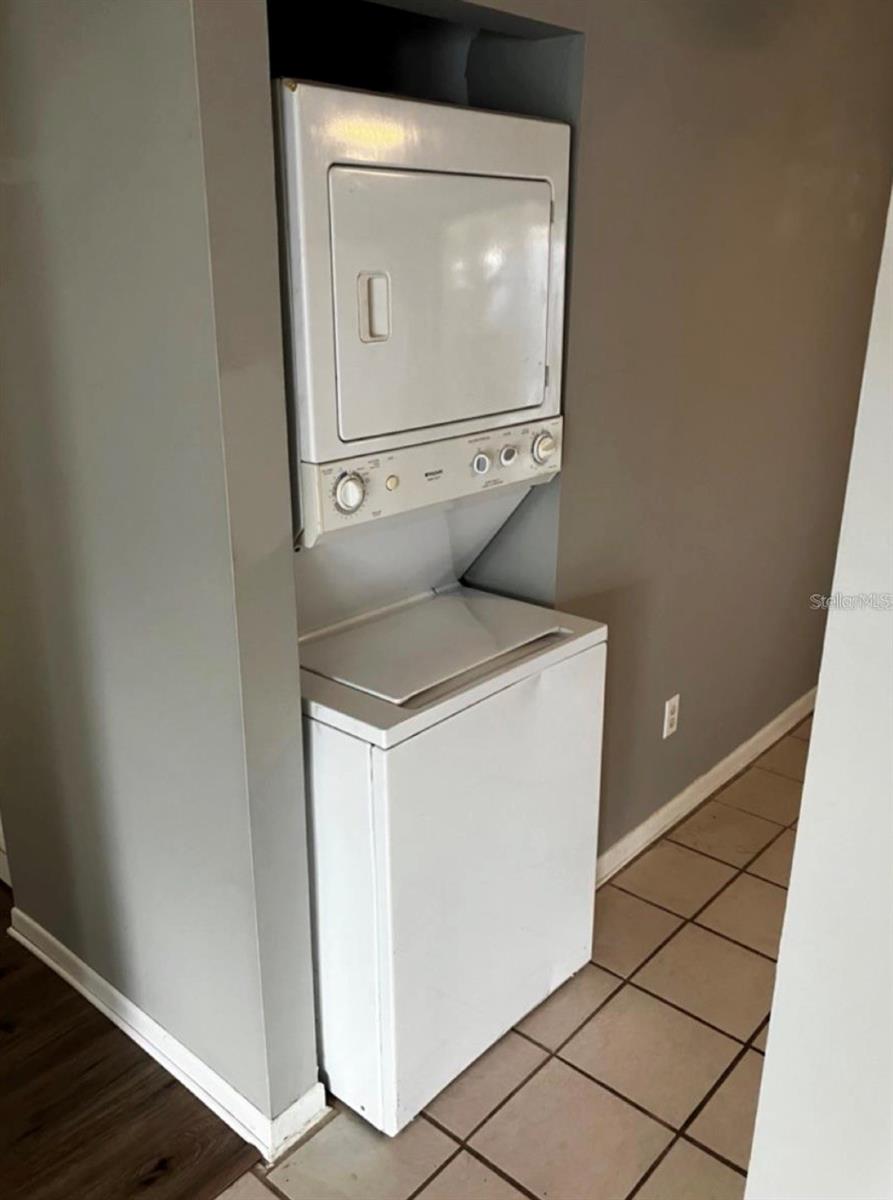 GLEN ELLEN VILLAGE - Residential Lease