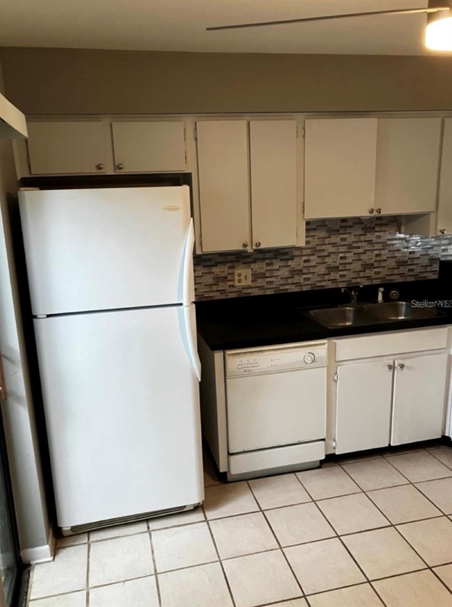 GLEN ELLEN VILLAGE - Residential Lease