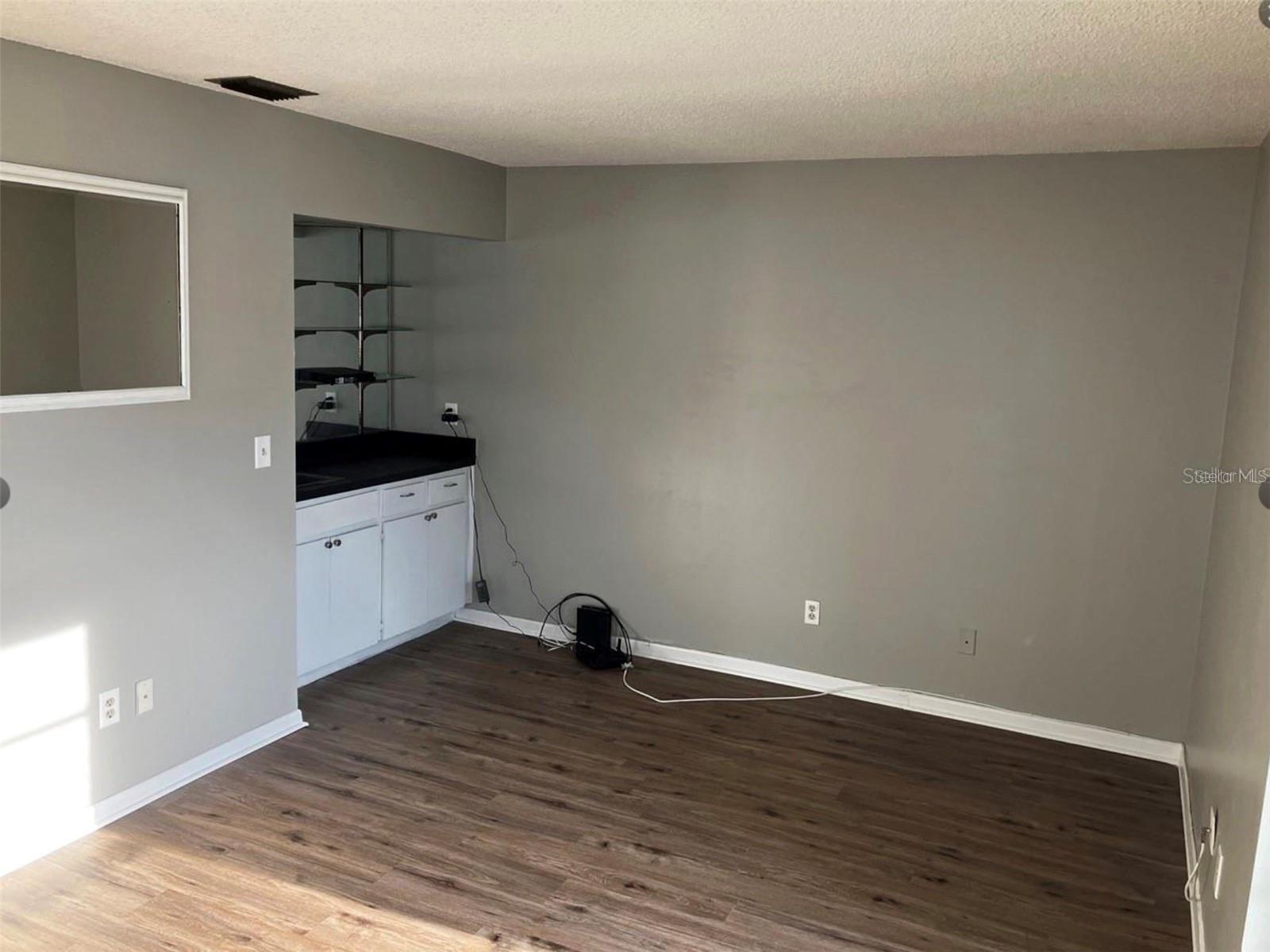 GLEN ELLEN VILLAGE - Residential Lease