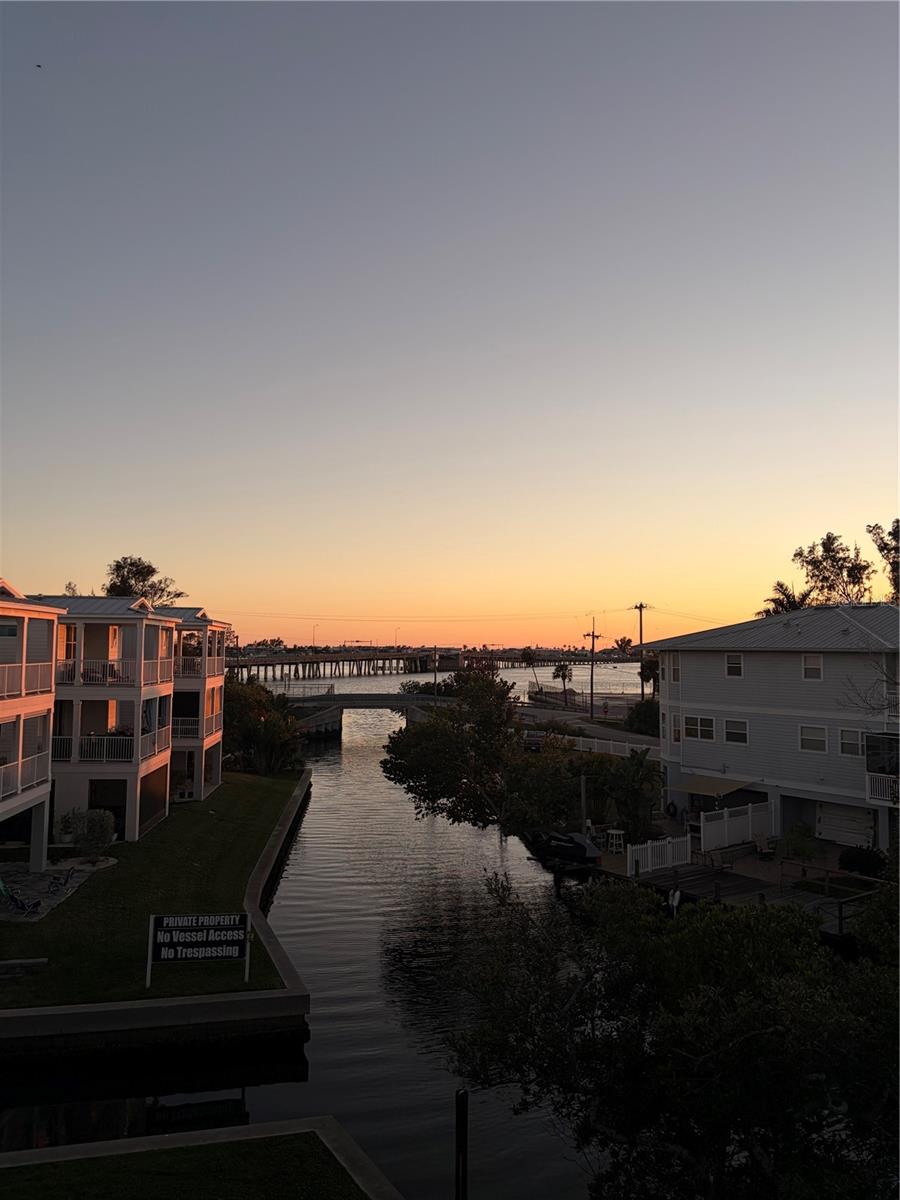 HUNTERS POINT - Residential