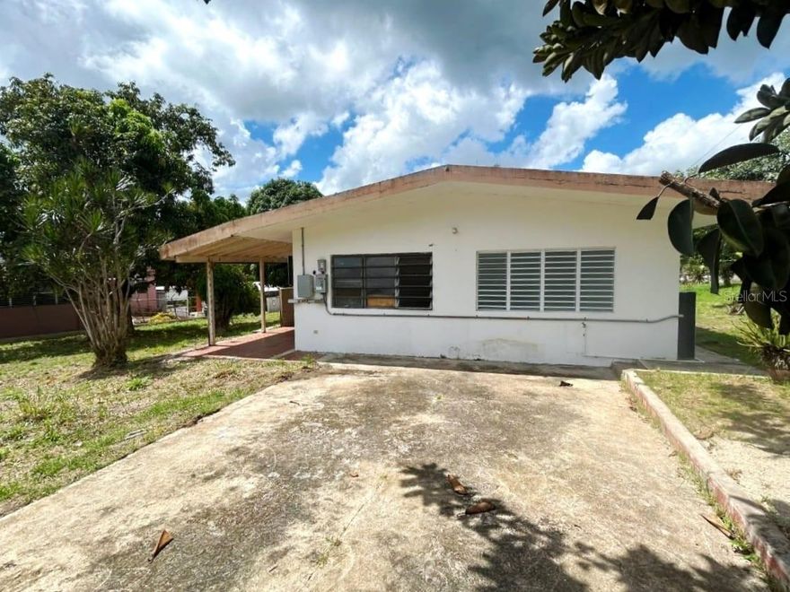 Address: EL RETORNO 
City: CAROLINA 
Property Type: Single Family 
Number of Units: 1 
Housing Area: 3,445 sq ft 
Land Size: 4,128.765 sq m 
Acreage: 1.02 sq ft 
Bedrooms: 5 
Bathrooms: 4 
Year: 1980 
HOA: N/A 

All offers are through propoffers. Contact us for more information.
