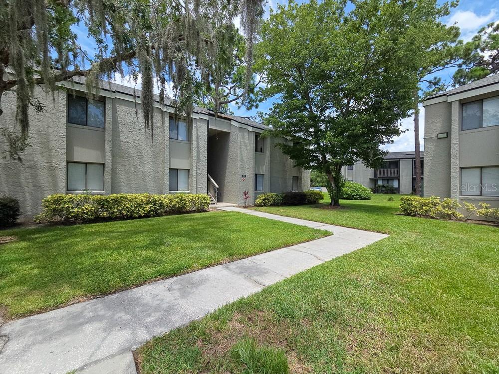 Welcome to your new home in the heart of Longwood, FL. This stunning 2-bedroom, 1-bathroom condo offers a perfect blend of comfort and convenience. The condo is part of a vibrant community that boasts a range of amenities designed to enhance your lifestyle. Enjoy a refreshing dip in the community pool or engage in a friendly match at the community tennis courts. For those who prioritize fitness, the state-of-the-art fitness center is sure to impress. The on-site laundry facilities add an extra layer of convenience.