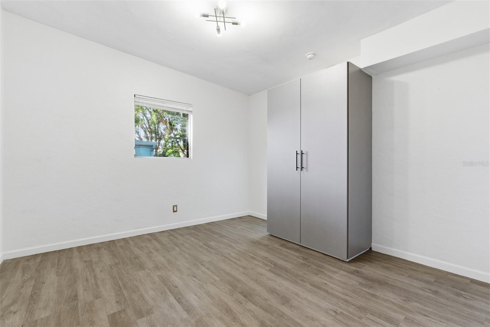 HILLTOP GROVE SUB - Residential Lease