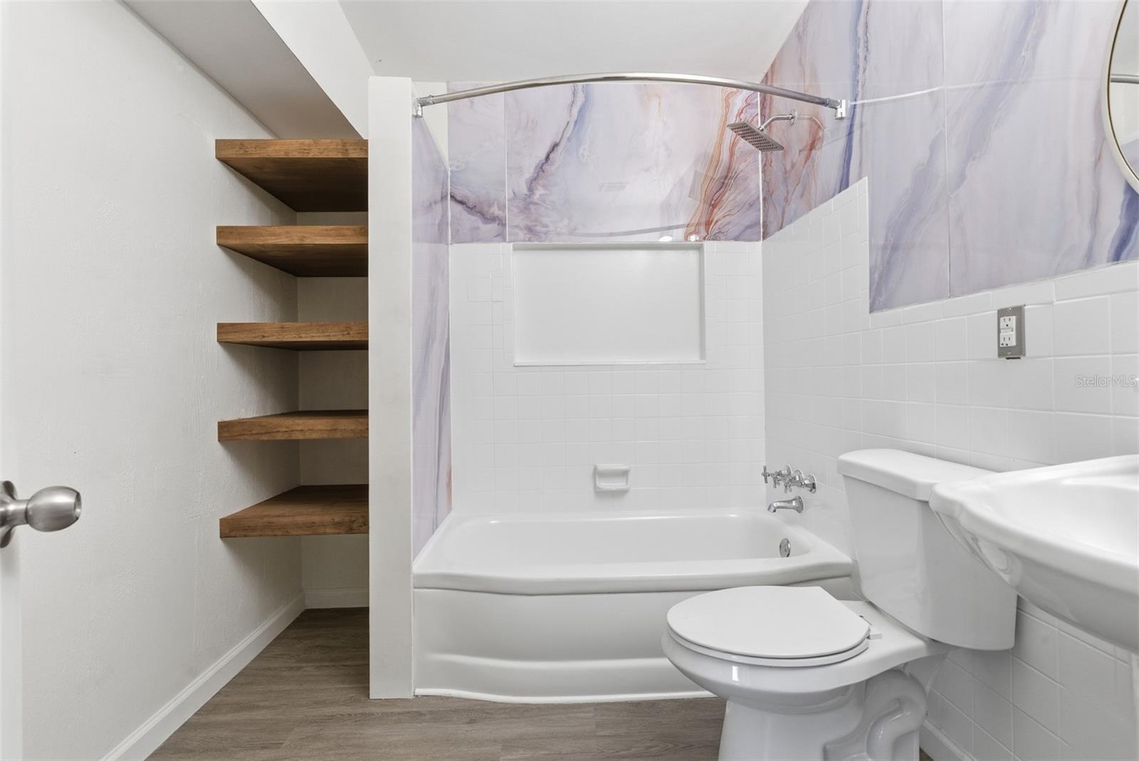 HILLTOP GROVE SUB - Residential Lease