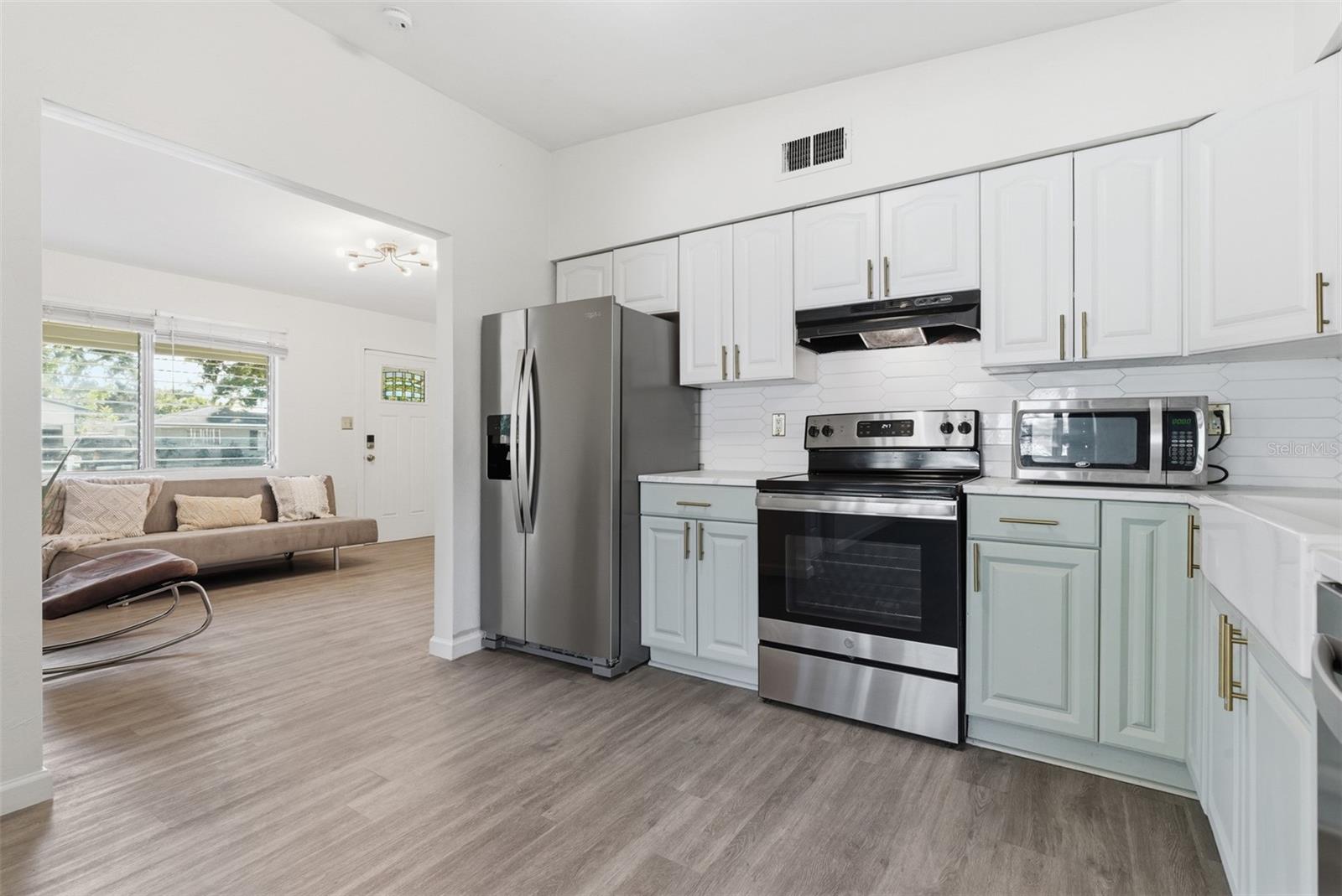 HILLTOP GROVE SUB - Residential Lease