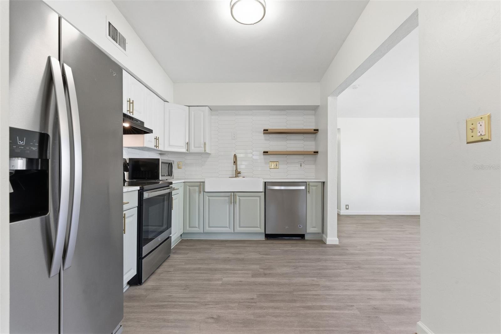 HILLTOP GROVE SUB - Residential Lease