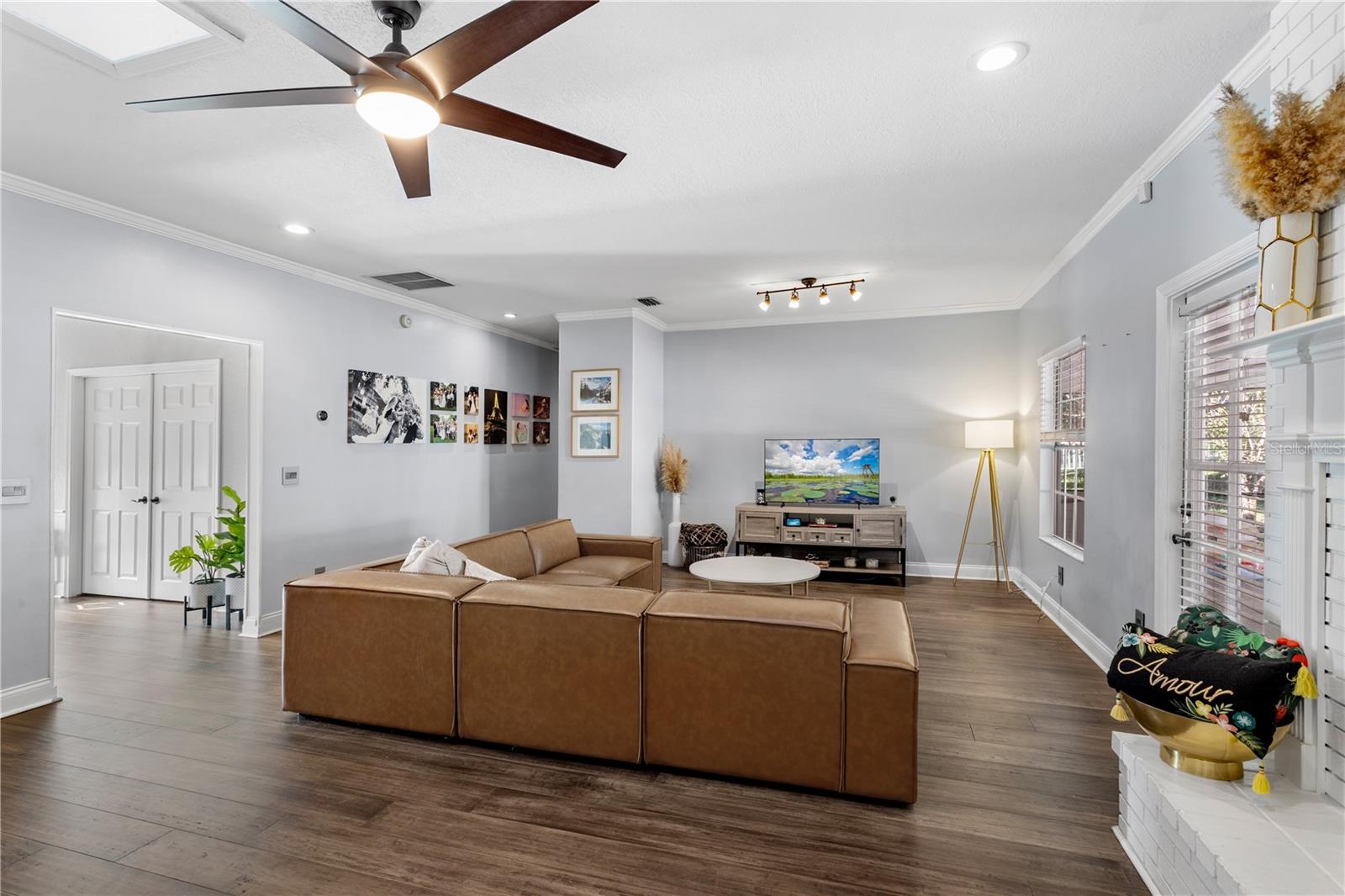 ROBERTS LANDING - Residential Lease