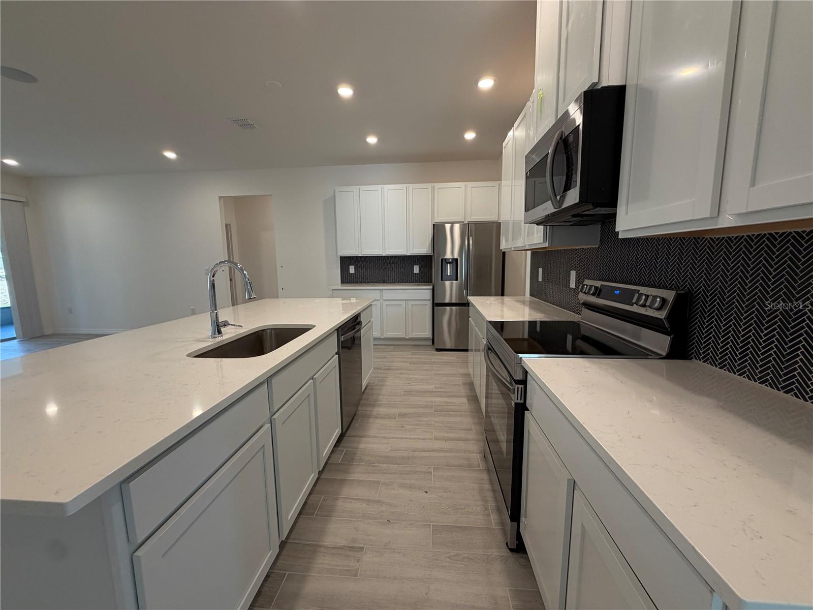 MASCOTTE SUNSET HEIGHTS - Residential