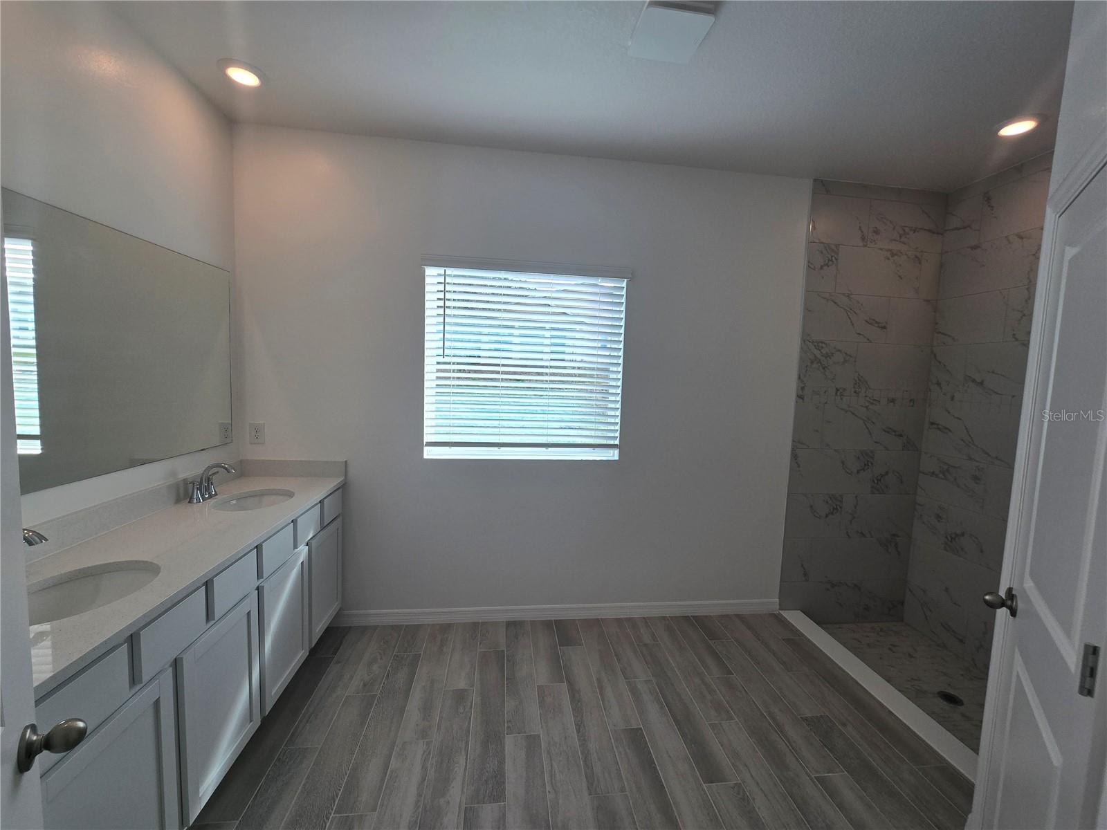 MASCOTTE SUNSET HEIGHTS - Residential