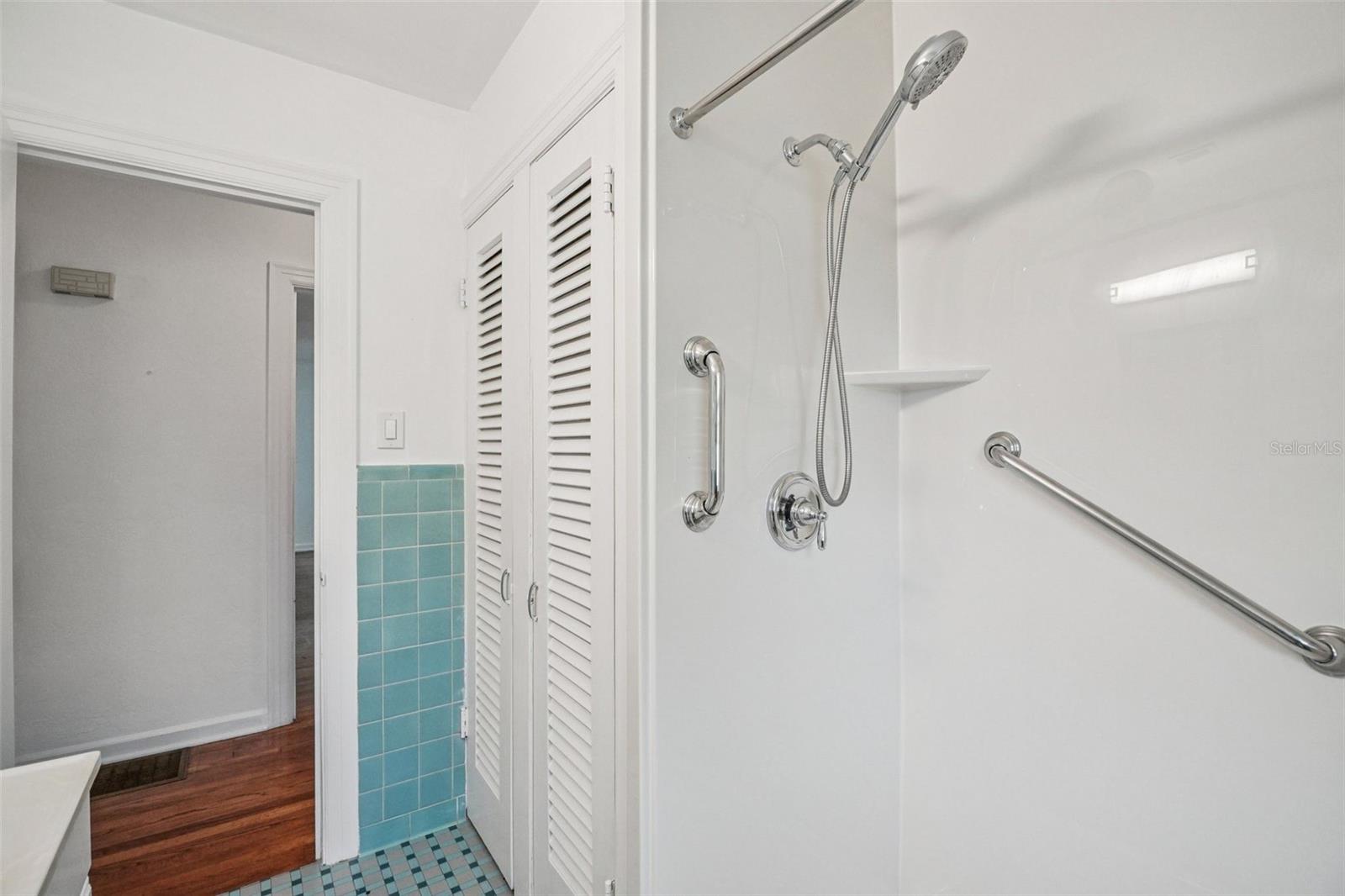 EAGLE CREST - Residential