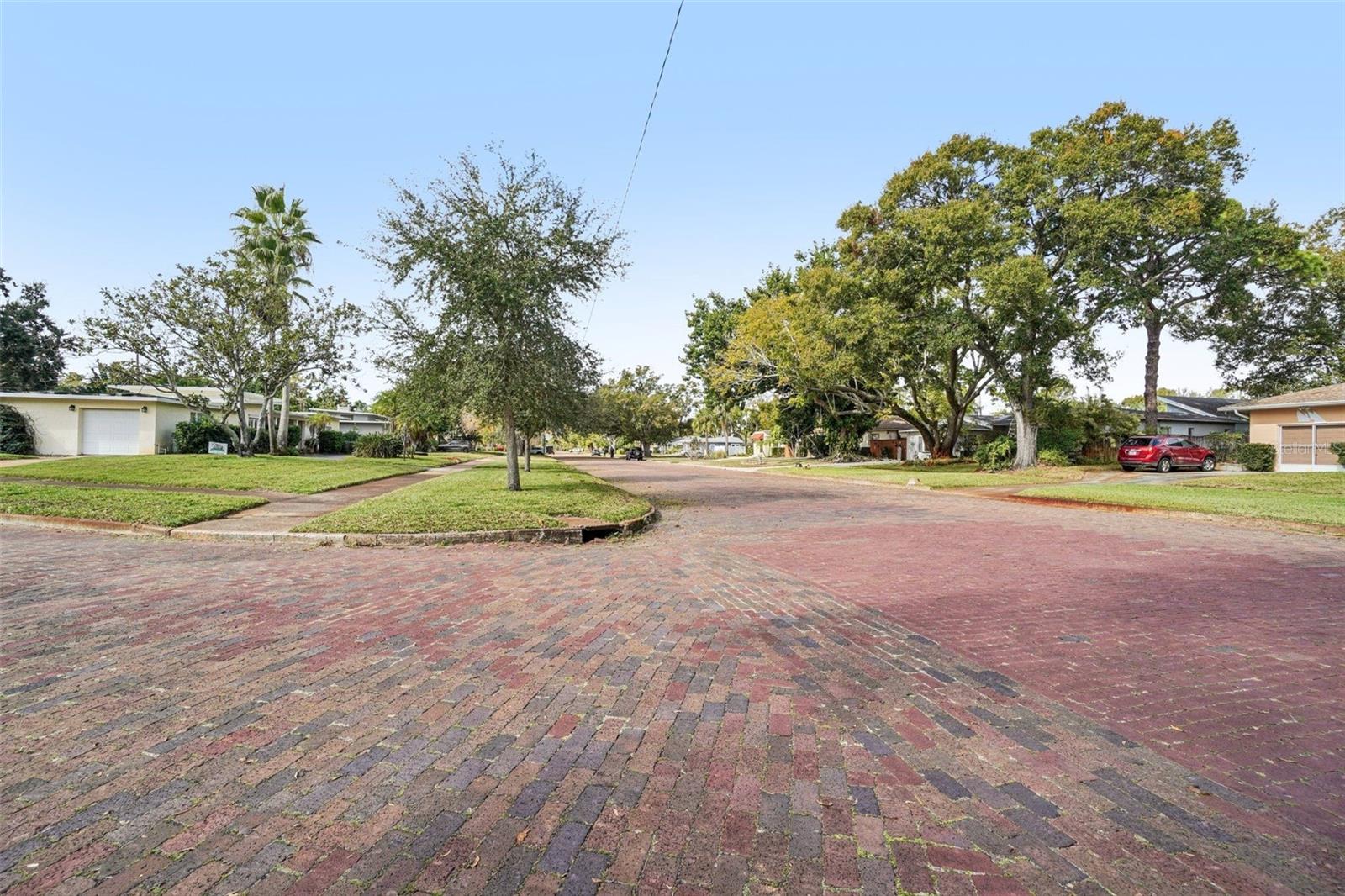 EAGLE CREST - Residential