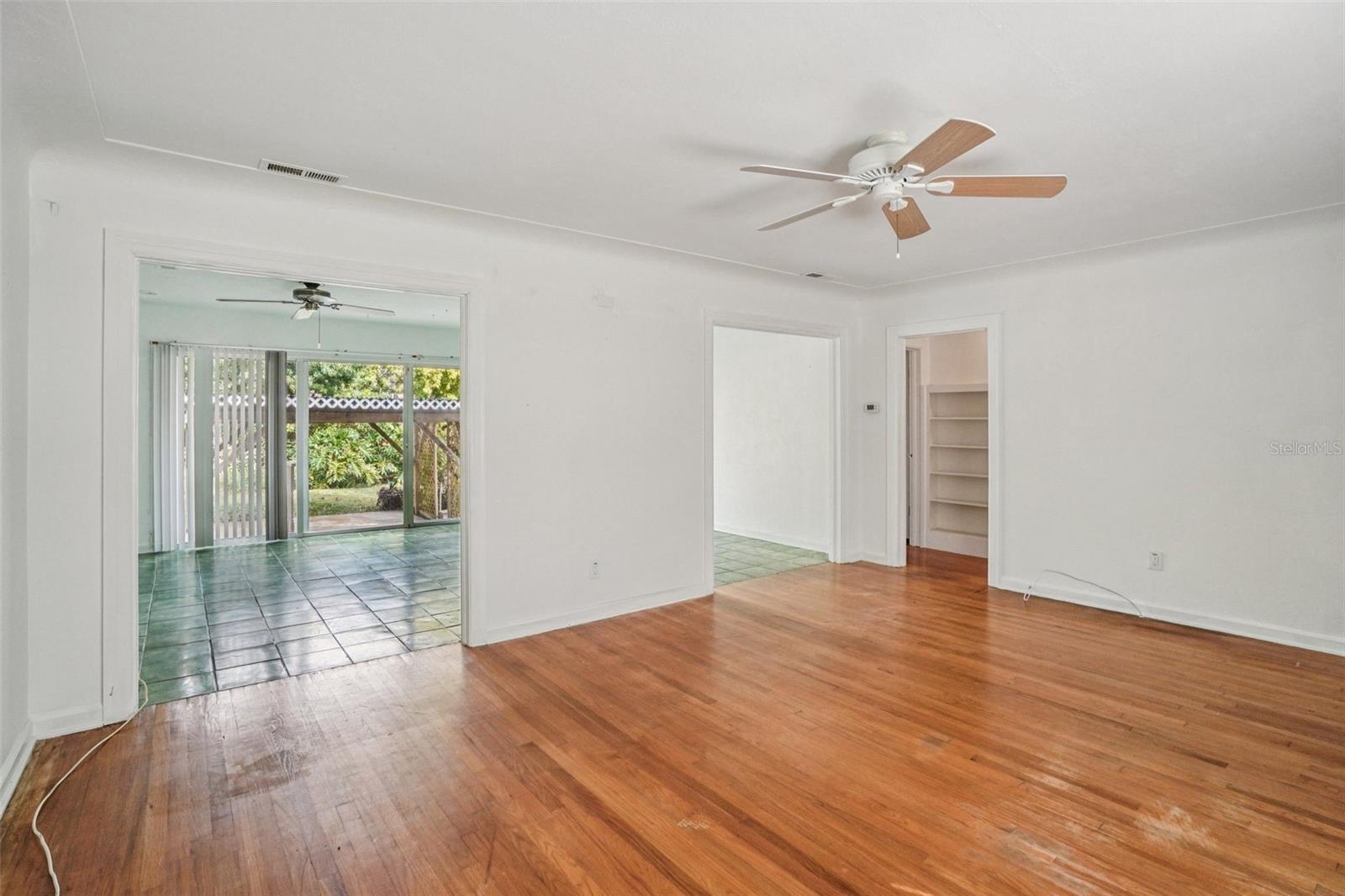 EAGLE CREST - Residential