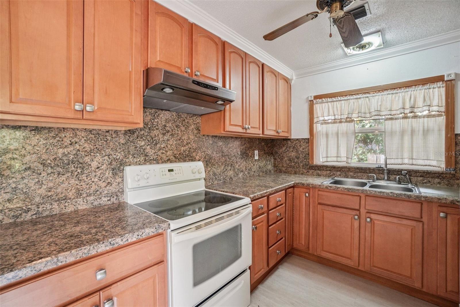 EAGLE CREST - Residential