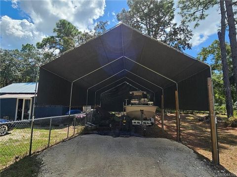 A home in HOMOSASSA